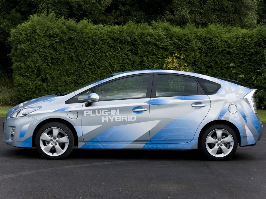  Toyota Prius Plug-In Hybrid Concept 2009 года  (фото 8 из 18)